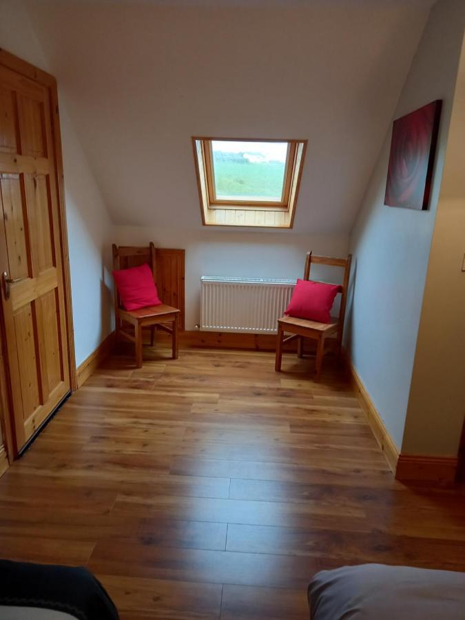 A New U Country Cottage Clynacartan Exterior photo