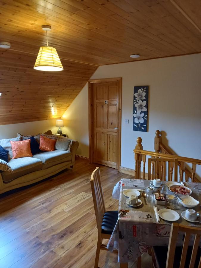A New U Country Cottage Clynacartan Exterior photo